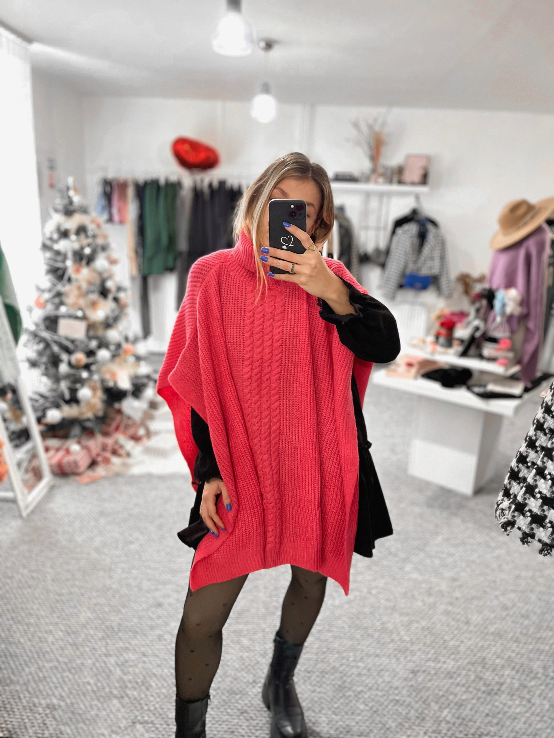 Pletené hrubé pončo LEA - FUCHSIA – Obrázok 4