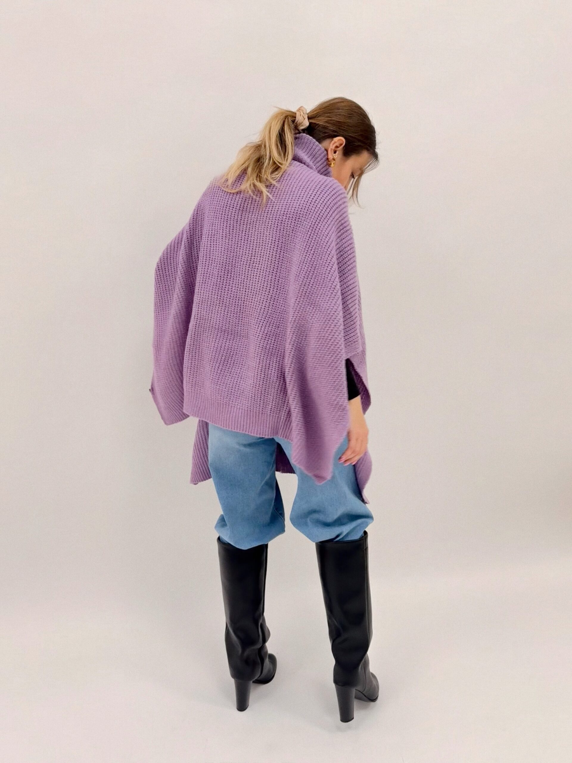 Pletené hrubé pončo LEA - LILAC – Obrázok 2
